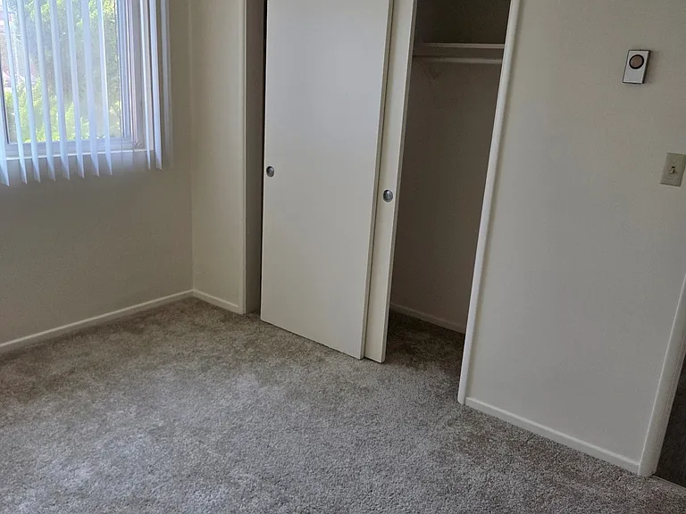 Moracambe Manor Apartments — Photo 18