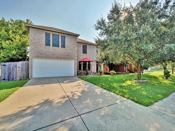 2nd image of 1212 Bradbury Ln