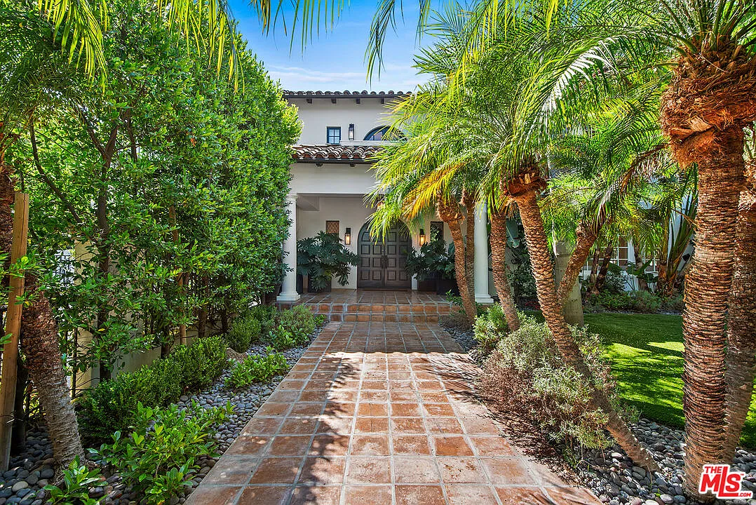 5 bed, 7.0 bath, 5684 sqft, $58,000 — Photo 1