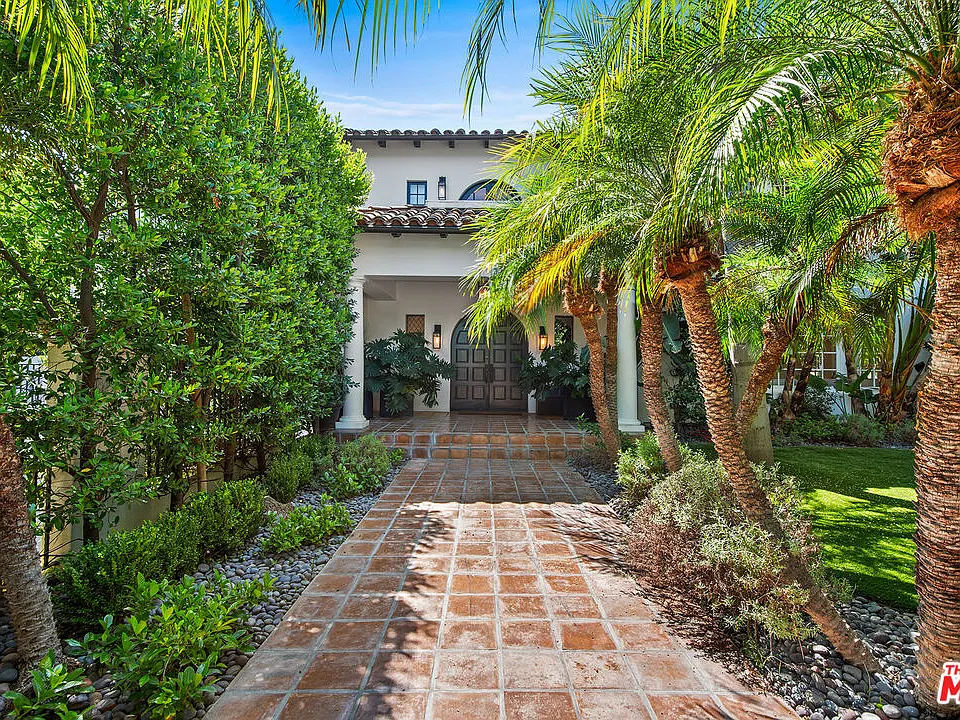 9928 Toluca Lake Ave