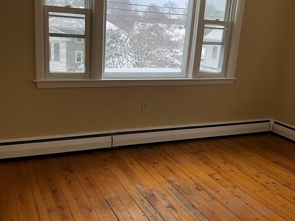 2nd image of 216 Sunbury St #1