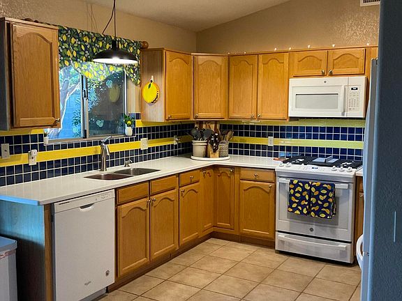 3rd image of 3786 Plaza De La Yerba