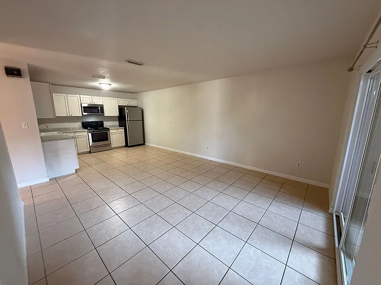3399 Greenbriar Cir #2 — Photo 3