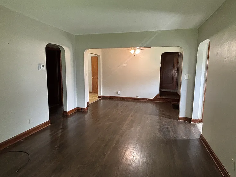 1050 Clearview St NW — Photo 4