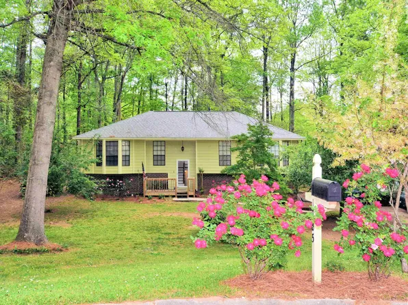 1085 Macqueen Cir, Helena, AL 35080