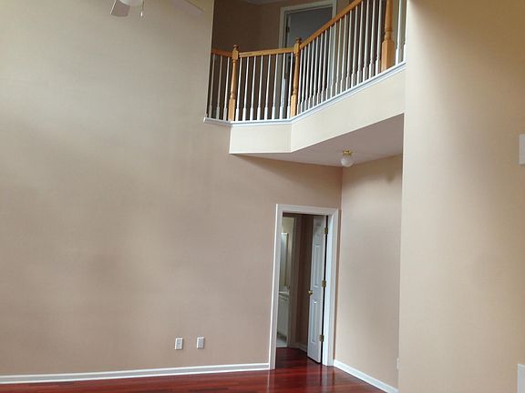 2nd image of 3521 Montwood Ct