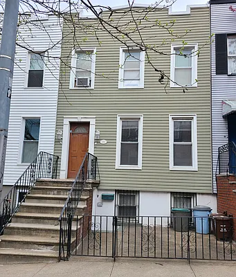 Sold by Cobble Heights Realty | media 1