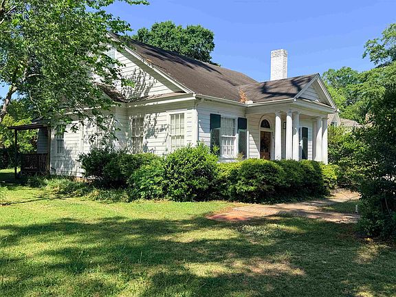 3rd image of 509 Fort Dale Rd