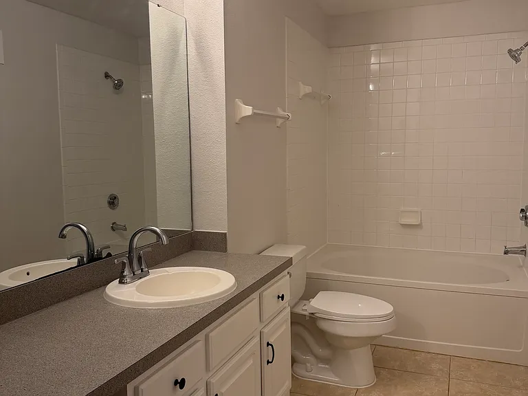 404 Summit Ridge Pl #208 — Photo 7