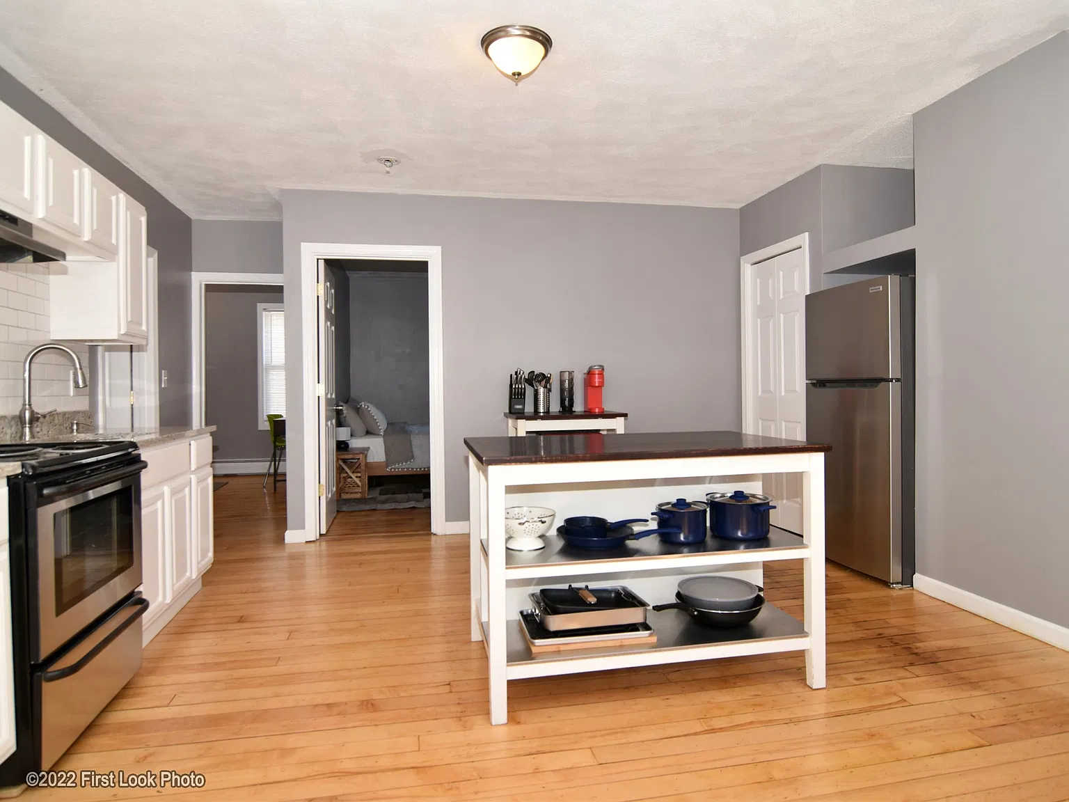 2 bed, 1000 sqft, $2,000 — Photo 3