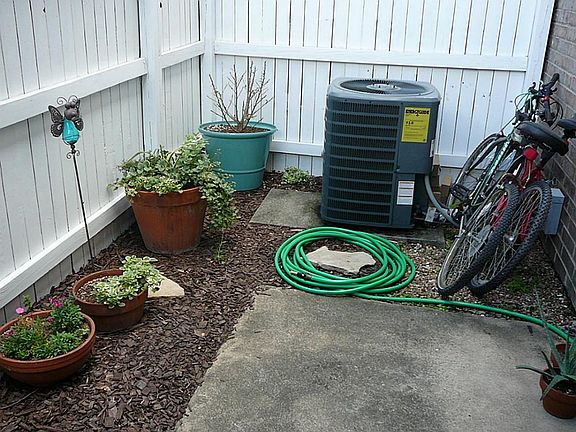 5th image of 6111 Beverly Hill St #39