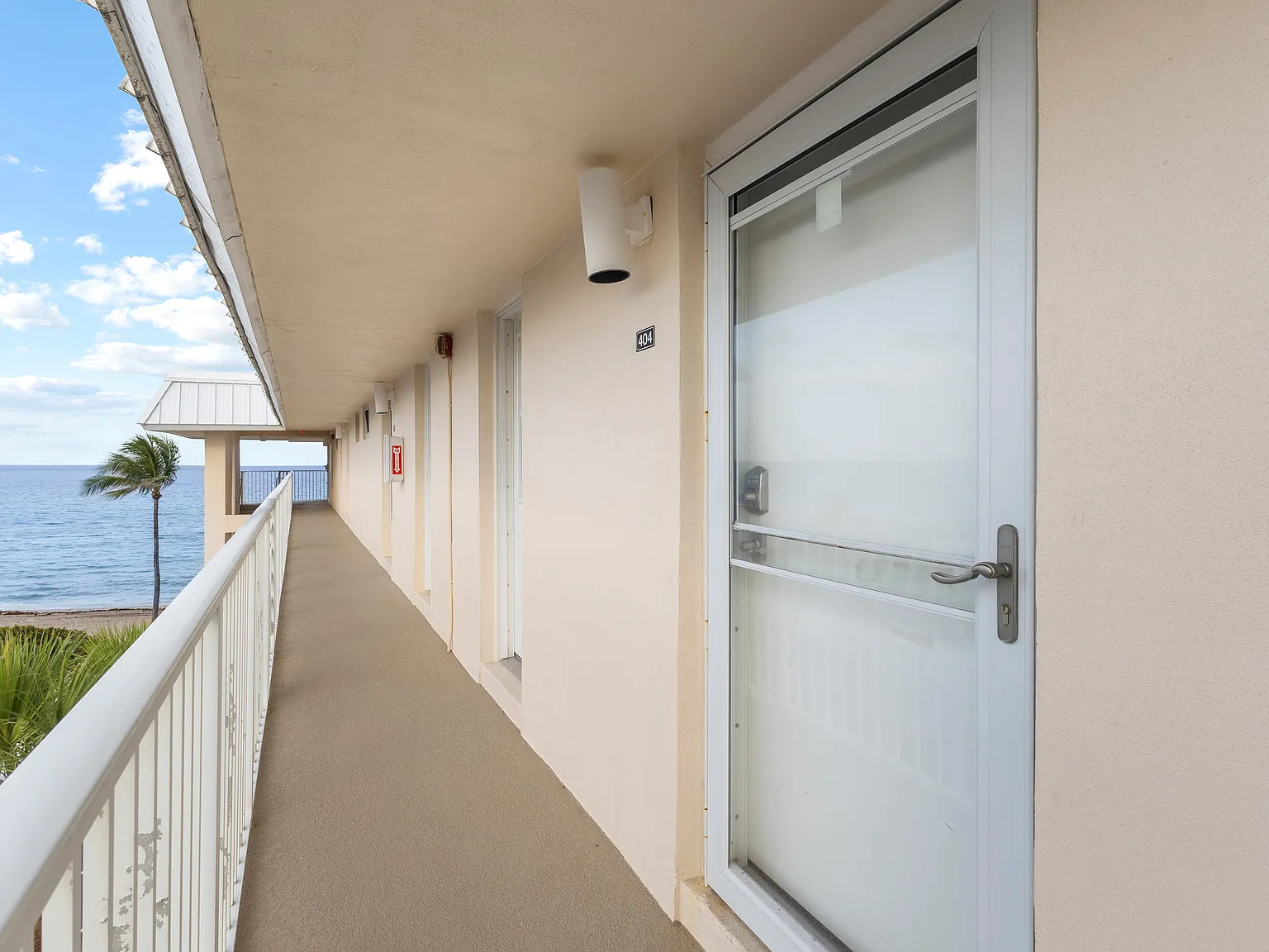 Gulfstream Shores Condo — Photo 1