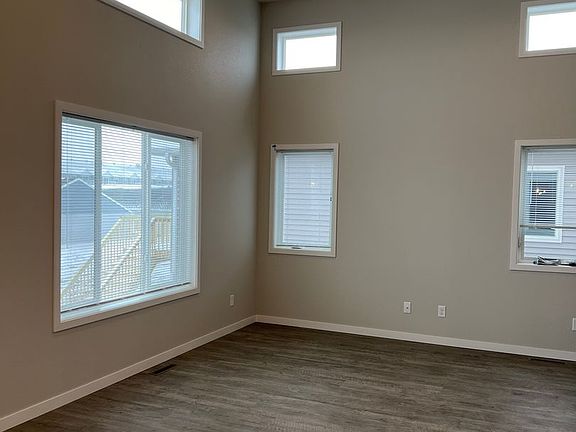 4th image of 1701-1919 Johnson Dr S #1901