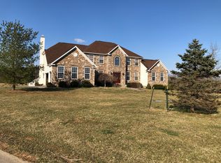 415 Paso Corto Dr, Kearneysville, WV 25430