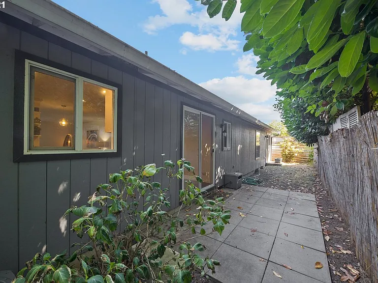 1760 NE Junior St — Photo 18