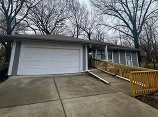 7985 Antioch Rd, Overland Park, KS 66204