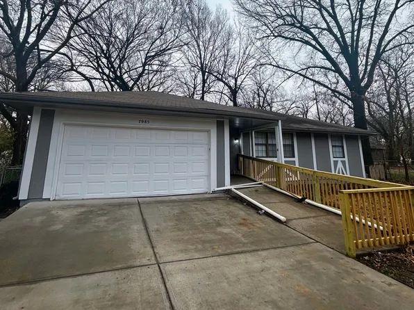 7985 Antioch Rd, Overland Park, KS 66204