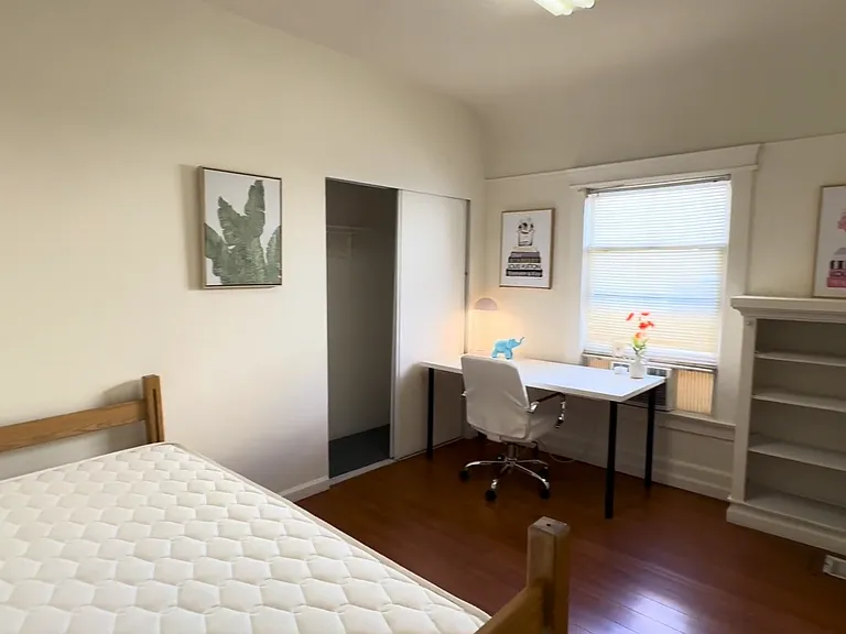 1142 W 37th Pl — Photo 33