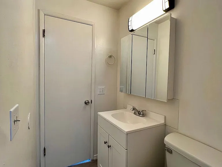 Mt. Stuart Apartments — Photo 15