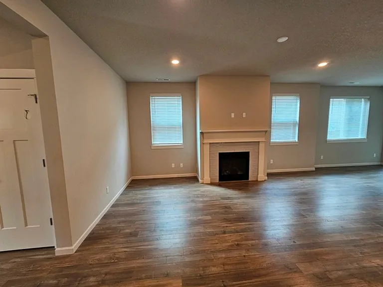 3915 Lindburg Rd SE — Photo 5