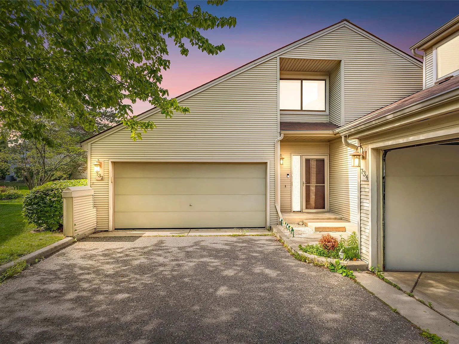 3 bed, 2.5 bath, 1668 sqft, $2,200 — Photo 1