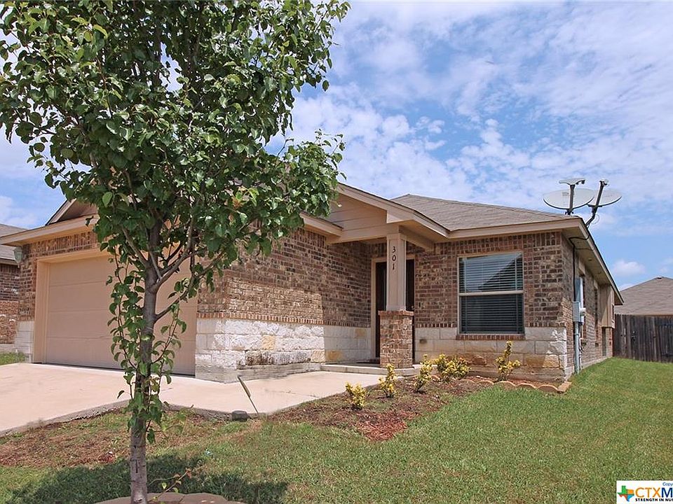 1st image of 301 W Vega Ln