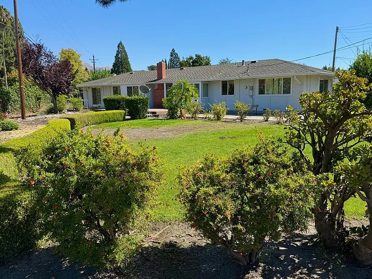 917 Bermuda Ct — Photo 2