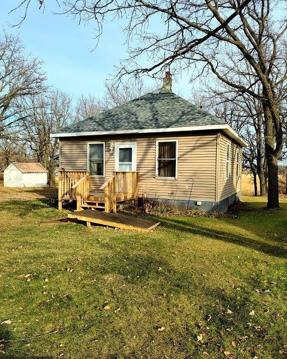 2nd image of 506 Pembina Trl S