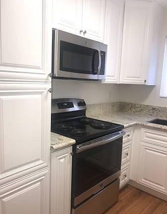 4th image of 1319 Hornblend St