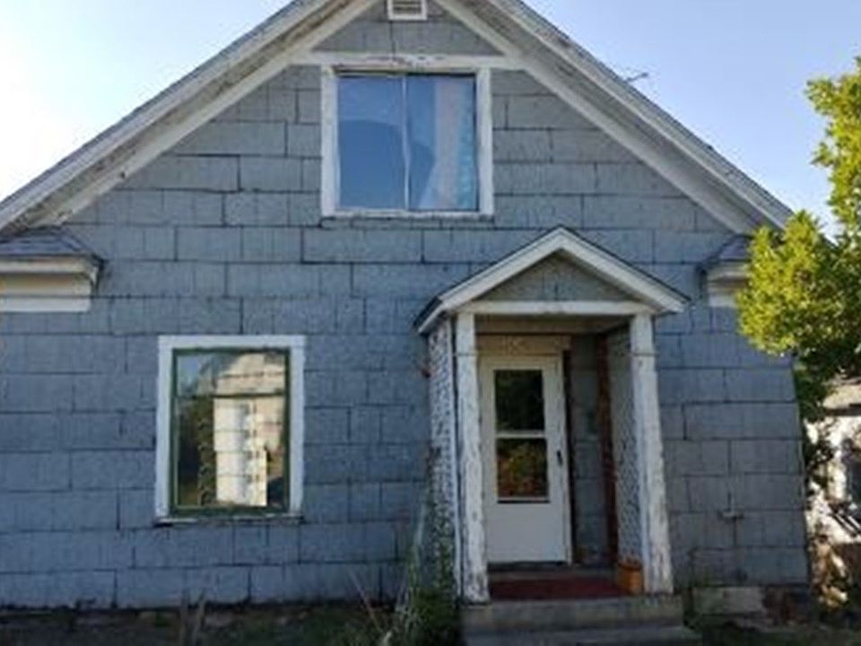 1st image of 2424 E Pacific Ave