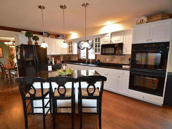 3rd image of 4180 Mumford Ct
