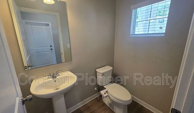 2203 E 23rd Ave — Photo 31
