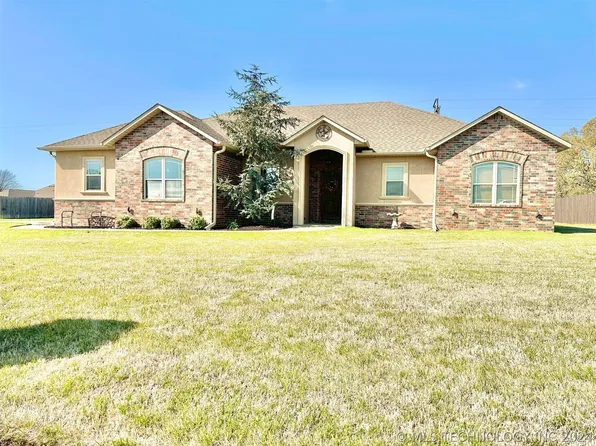 2009 E Meadow Ln, Stigler, OK 74462