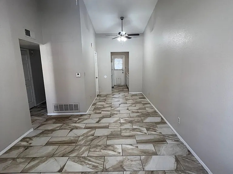 Lindsay Villas Townhomes — Photo 9