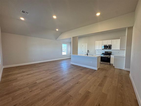 3rd image of 936 S Bear Ln