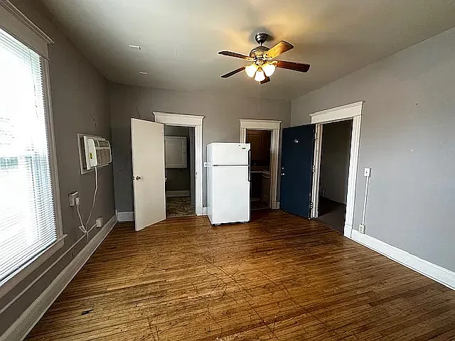 1 bed, 350 sqft, $955 — Photo 2