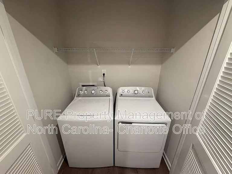 5945 Granbury Dr — Photo 29