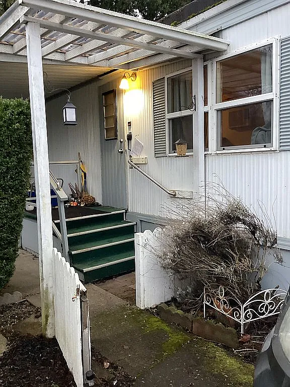 2200 Lancaster Dr SE Unit 9D photo 1