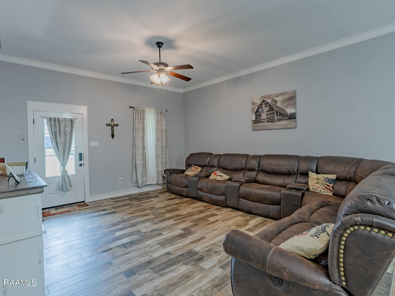 3 bed, 2.0 bath, 1629 sqft, $1,900 — Photo 4