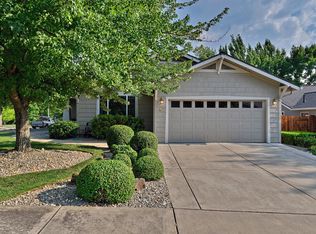 96 Mountain View Dr, Phoenix, OR 97535
