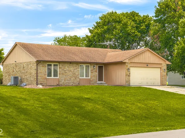 13041 N River Grove Dr, Columbus, IN 47203