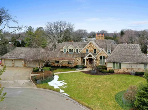 3208 Saint Andrews Ct, Green Bay, WI 54301