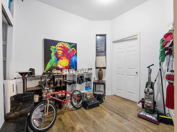 570 Jersey Avenue image 21 of 37