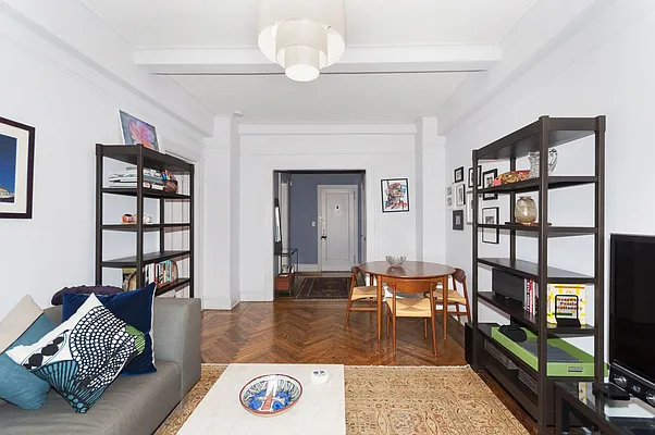 Sold by Warburg | media 3