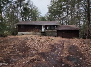 186 Sportsmen Dr, Cresco, PA 18326