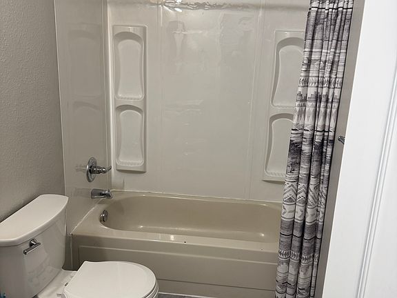 3rd image of 500 San Juan Cir