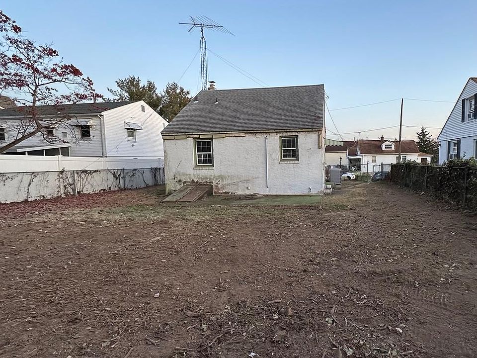 2nd image of 9304 Hegerman St