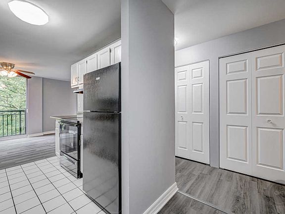 4th image of 1833 Four Lakes Ave APT 4L