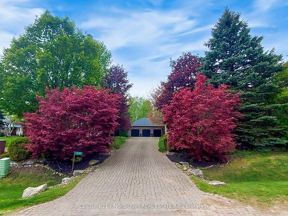 3rd image of 110 Crawford Cres