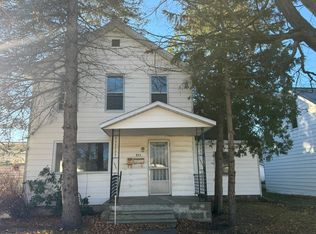 227 W Franklin Ave, Reed City, MI 49677